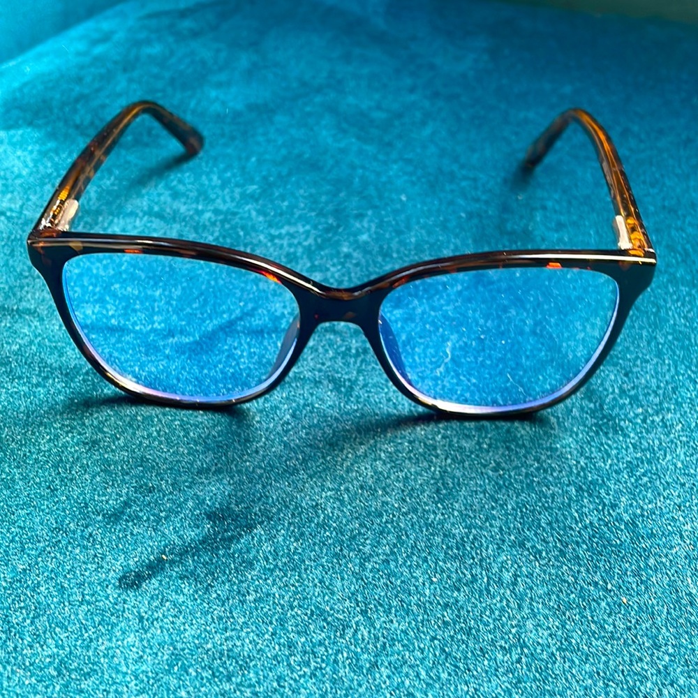 Free with purchase: Blue Light Blocking Style Glasses
